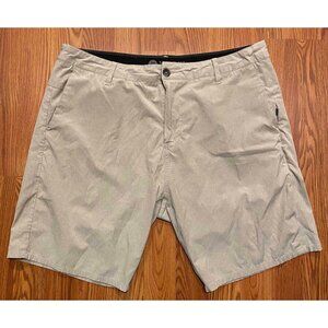 Vuori Mens 36 Meta Shorts Beige Golf Flat Front Chino